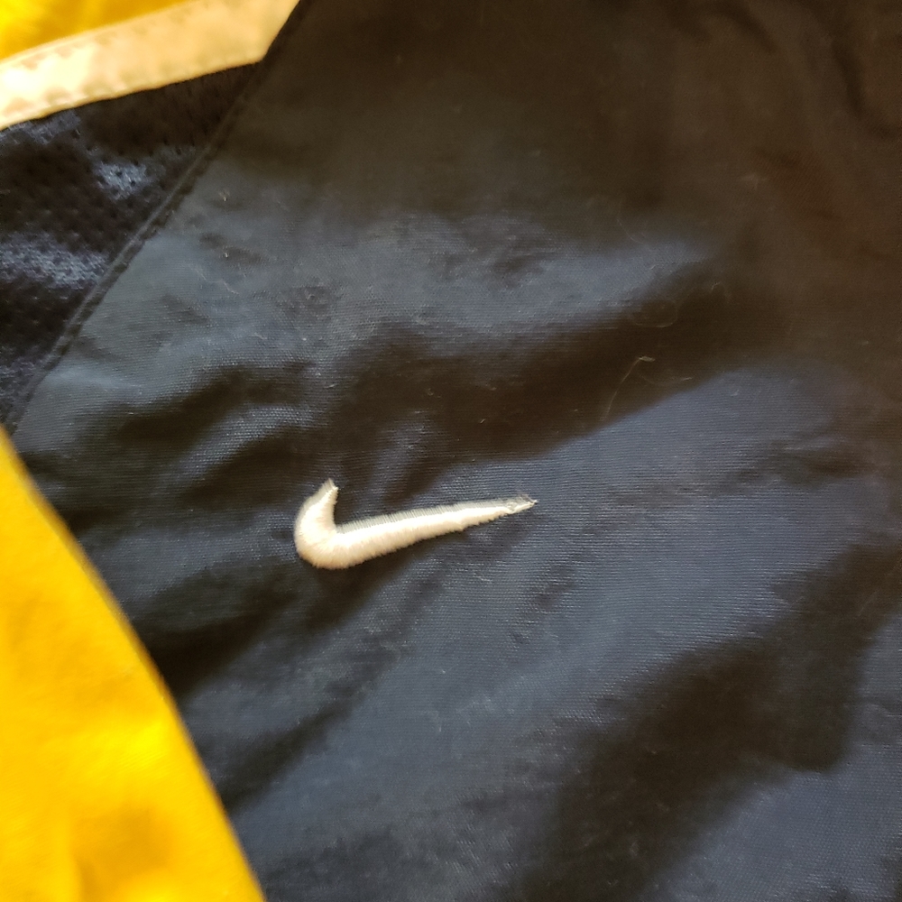 Vintage Nike NBA Baby Windbreaker Jacket - Picture 3 of 10
